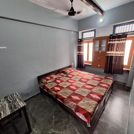 Vishnu Rest House Bénarès Extérieur photo