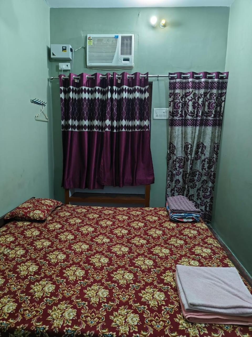 Vishnu Rest House Bénarès Extérieur photo