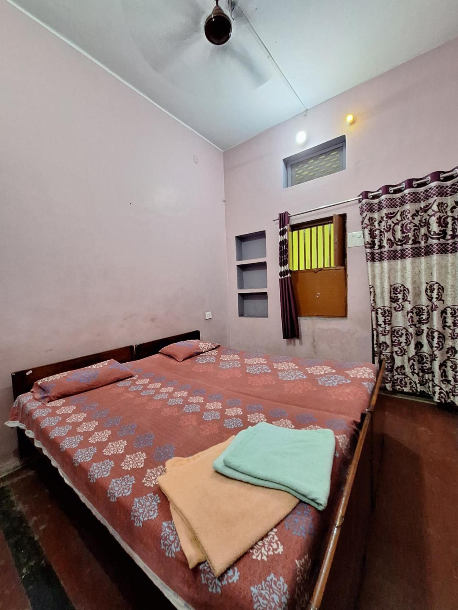 Vishnu Rest House Bénarès Extérieur photo