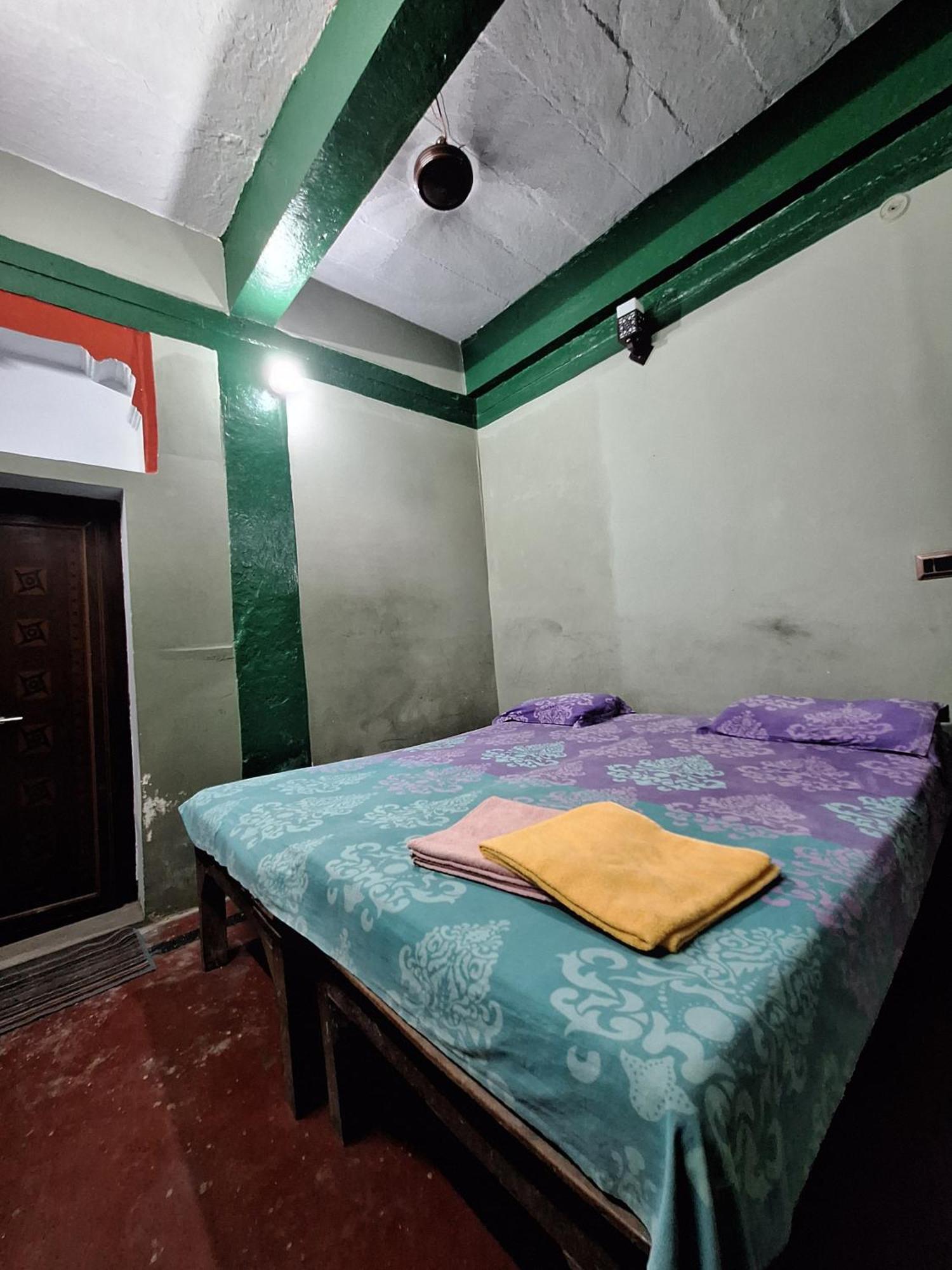 Vishnu Rest House Bénarès Extérieur photo