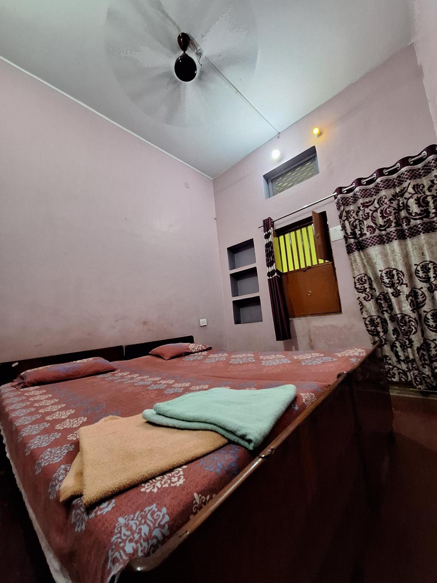 Vishnu Rest House Bénarès Extérieur photo