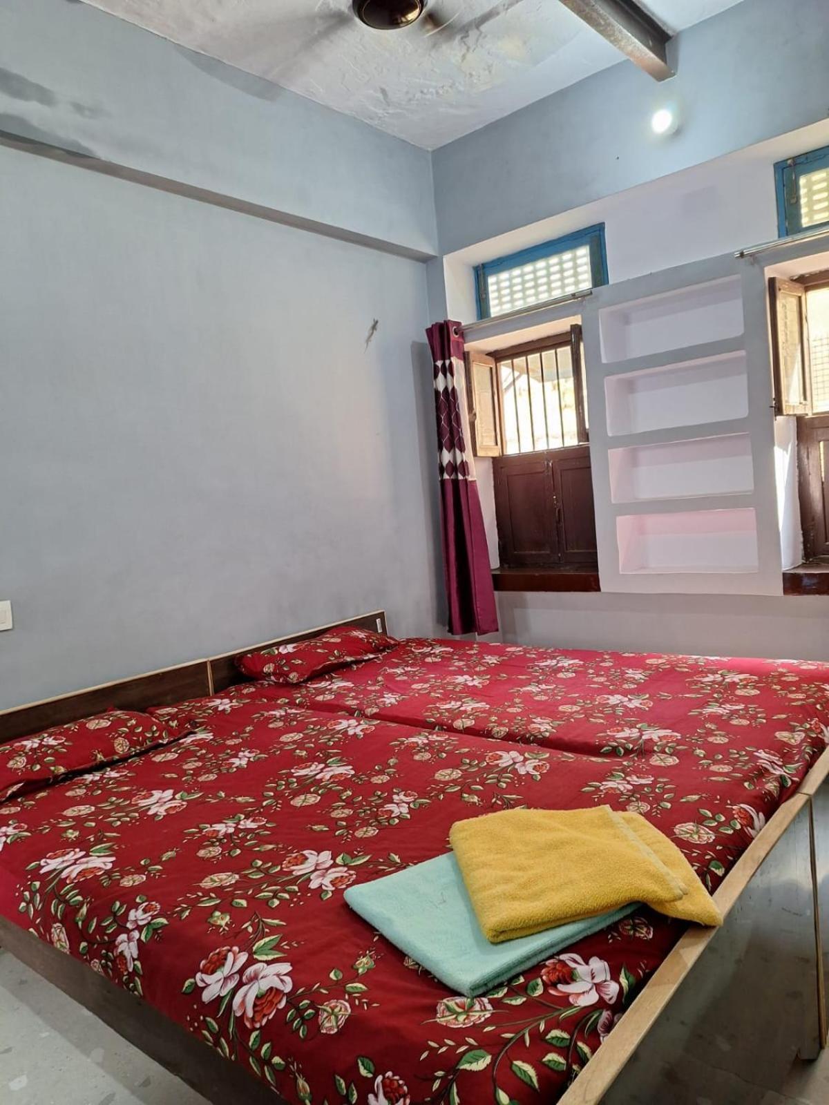 Vishnu Rest House Bénarès Extérieur photo